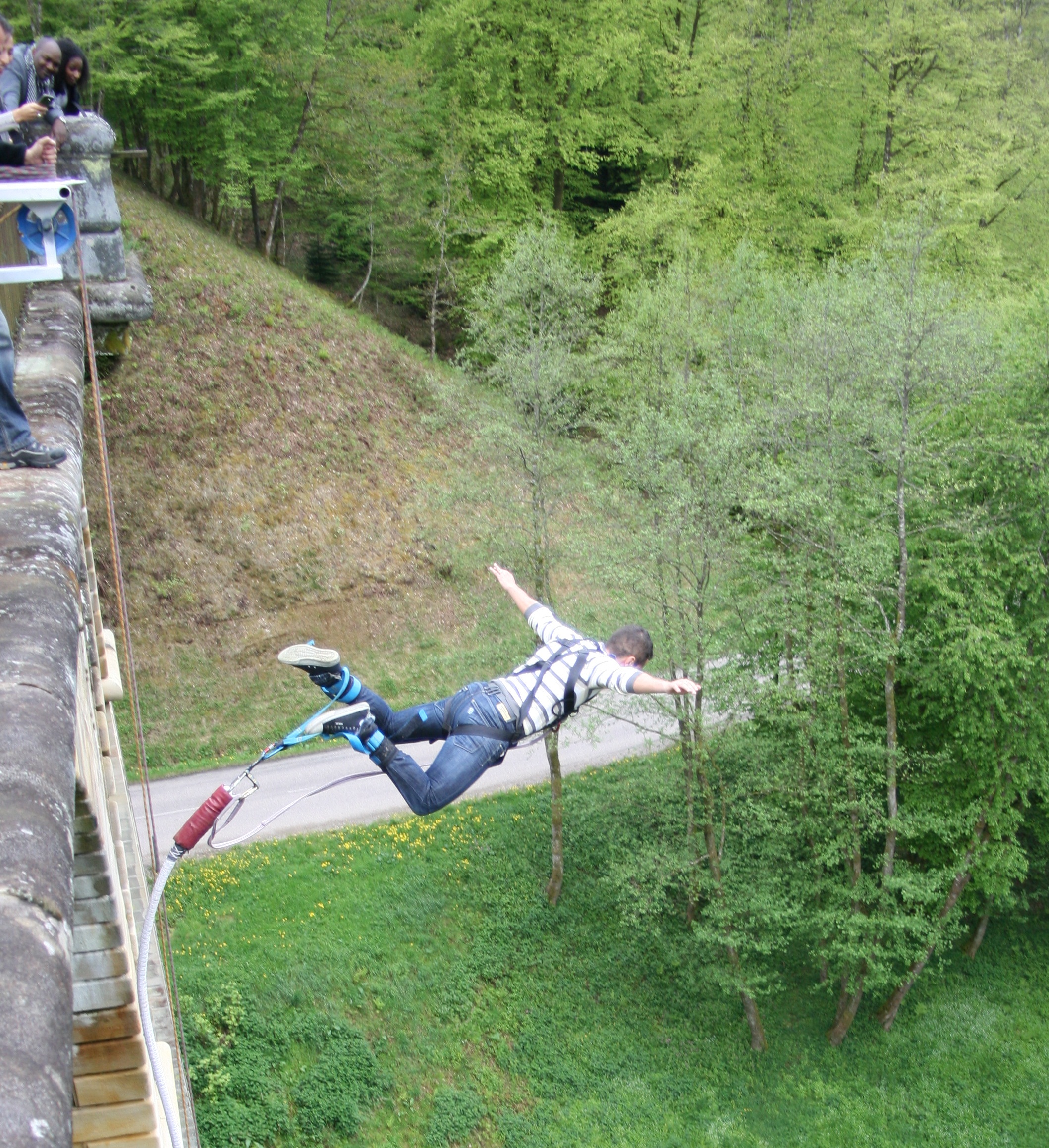 - Seine et Marne Saut à l'élastique -